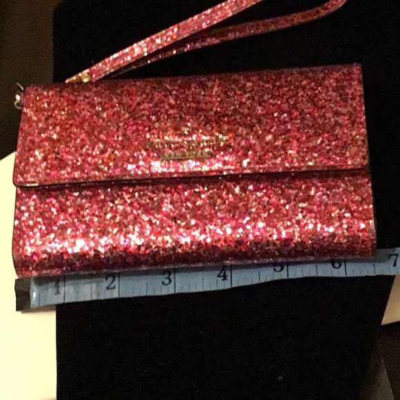 kate spade Handbags - NWOT Kate Spade Sparkles Wallet Holds IPhone 6